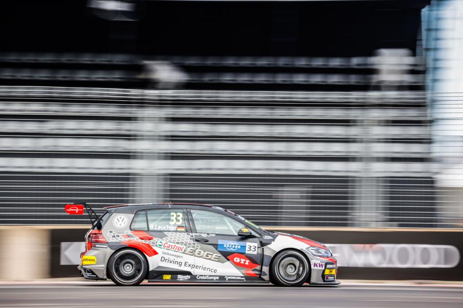  Volkswagen Golf GTI TCR (Typ 5G) 2018 года  (фото 36 из 39)